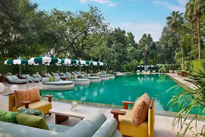 swimming pool swimming pool